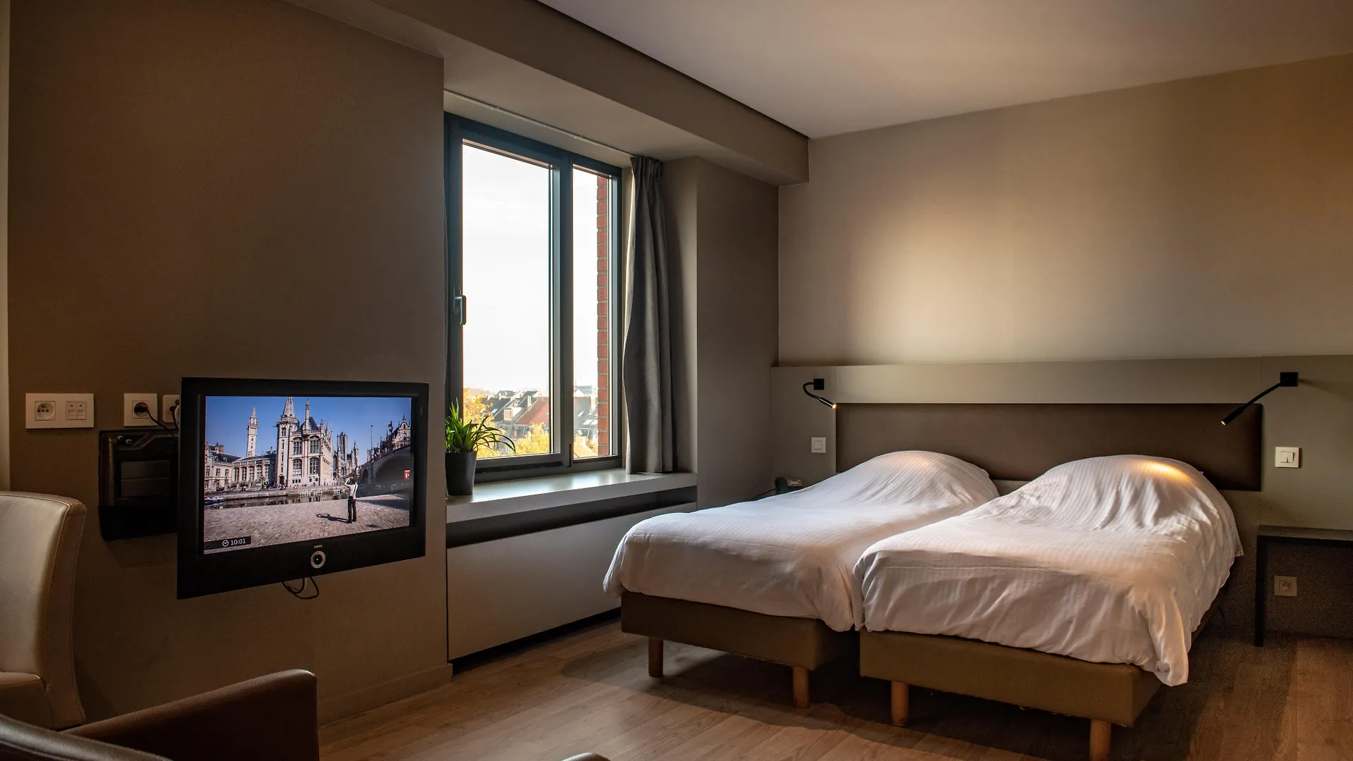 Castelnou Aparthotel location