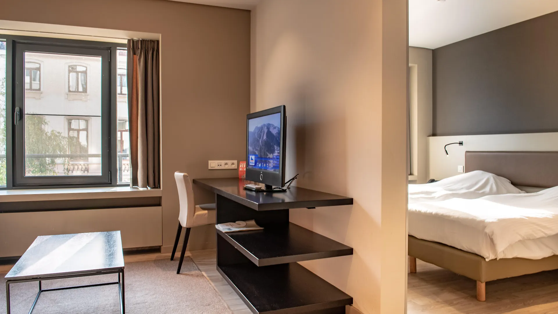 Castelnou Aparthotel Ghent 3*,